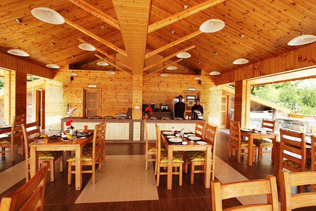 Vivaan The Sunrise Resort Manāli Eksteriør billede